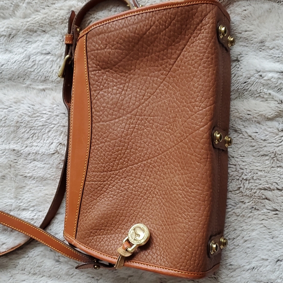 Vintage Dooney & Bourke Tan and Brown Leather Shoulder Bag Solid Brass Hardware - Picture 7 of 10